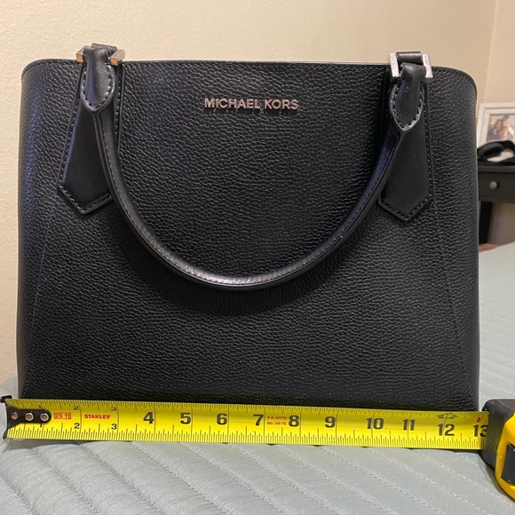 Black Michael Kors Bucket Bag - Picture 9 of 17